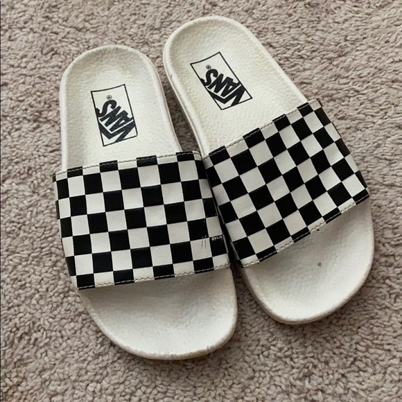 slide on checkered vans